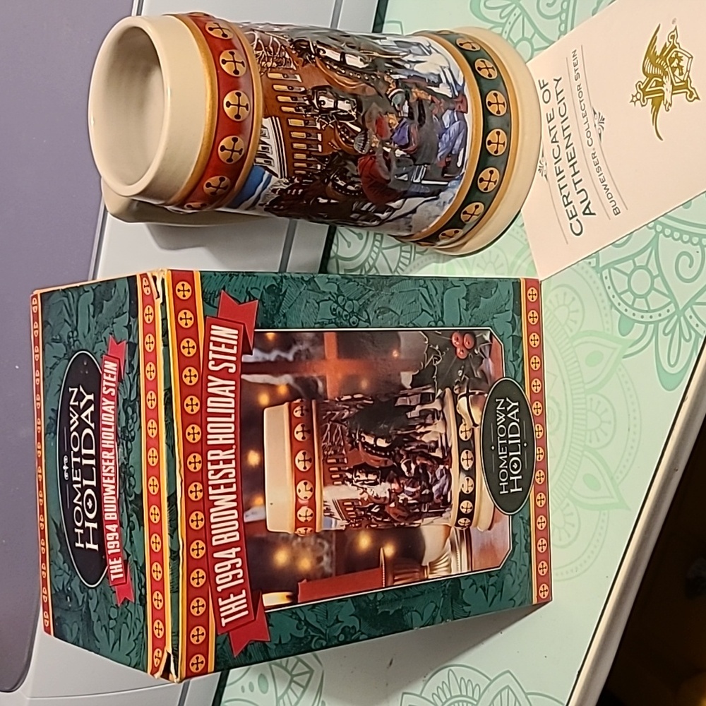 NIB 1994 BUDWEISER HOLIDAY STEIN “HOMETOWN HOLIDAY” VINTAGE